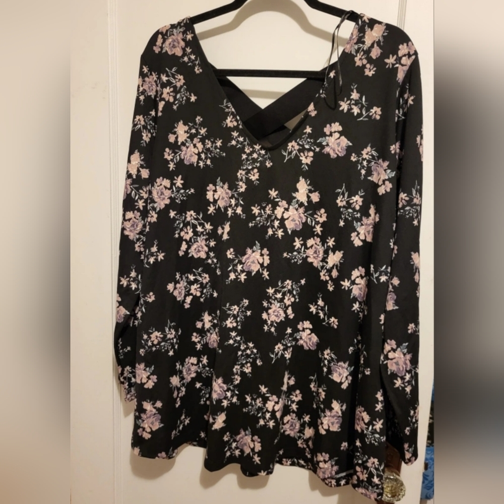 Additionelle Love and Legend Shirt Size: 3X
